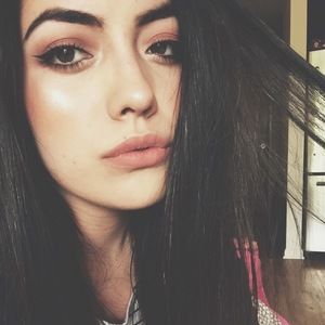 Meet your Posher, Daniela